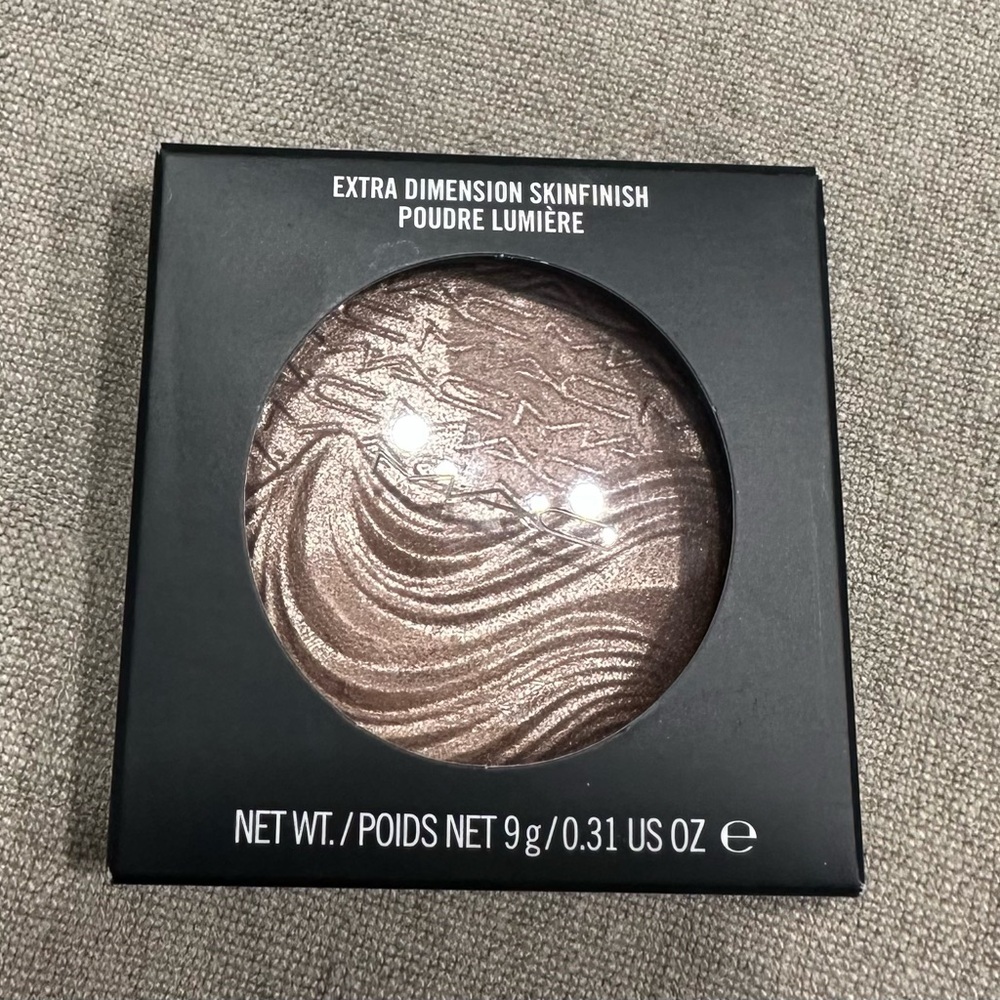 MAC Cosmetics Extra Dimension Skinfinish Highlighter - Superb